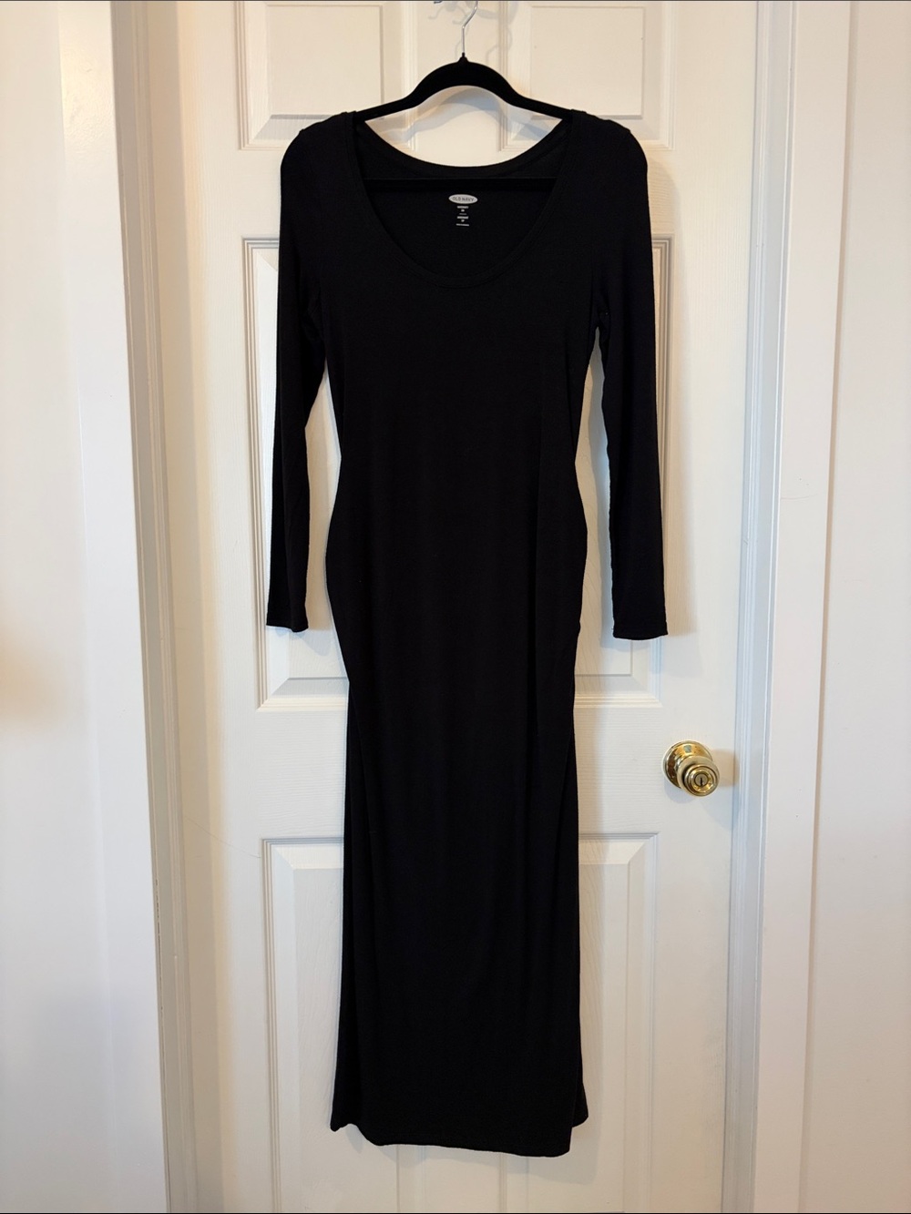 Old Navy Black Long-Sleeve Maxi Maternity Dress - Scoop Neck